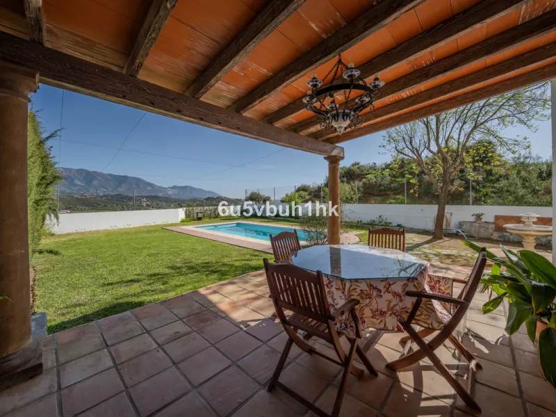 Charming Andalusian Villa in Entrerríos – privacy, open views and equestrian potential near the coast