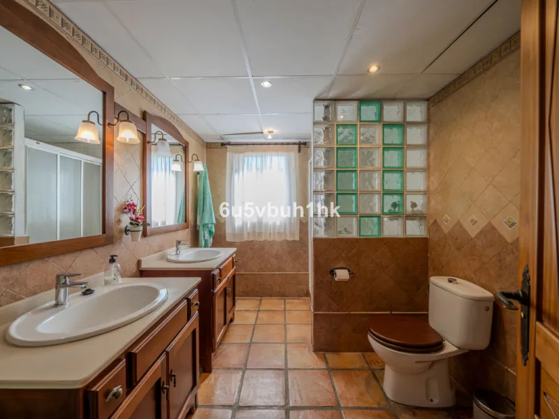 Charming Andalusian Villa in Entrerríos – privacy, open views and equestrian potential near the coast
