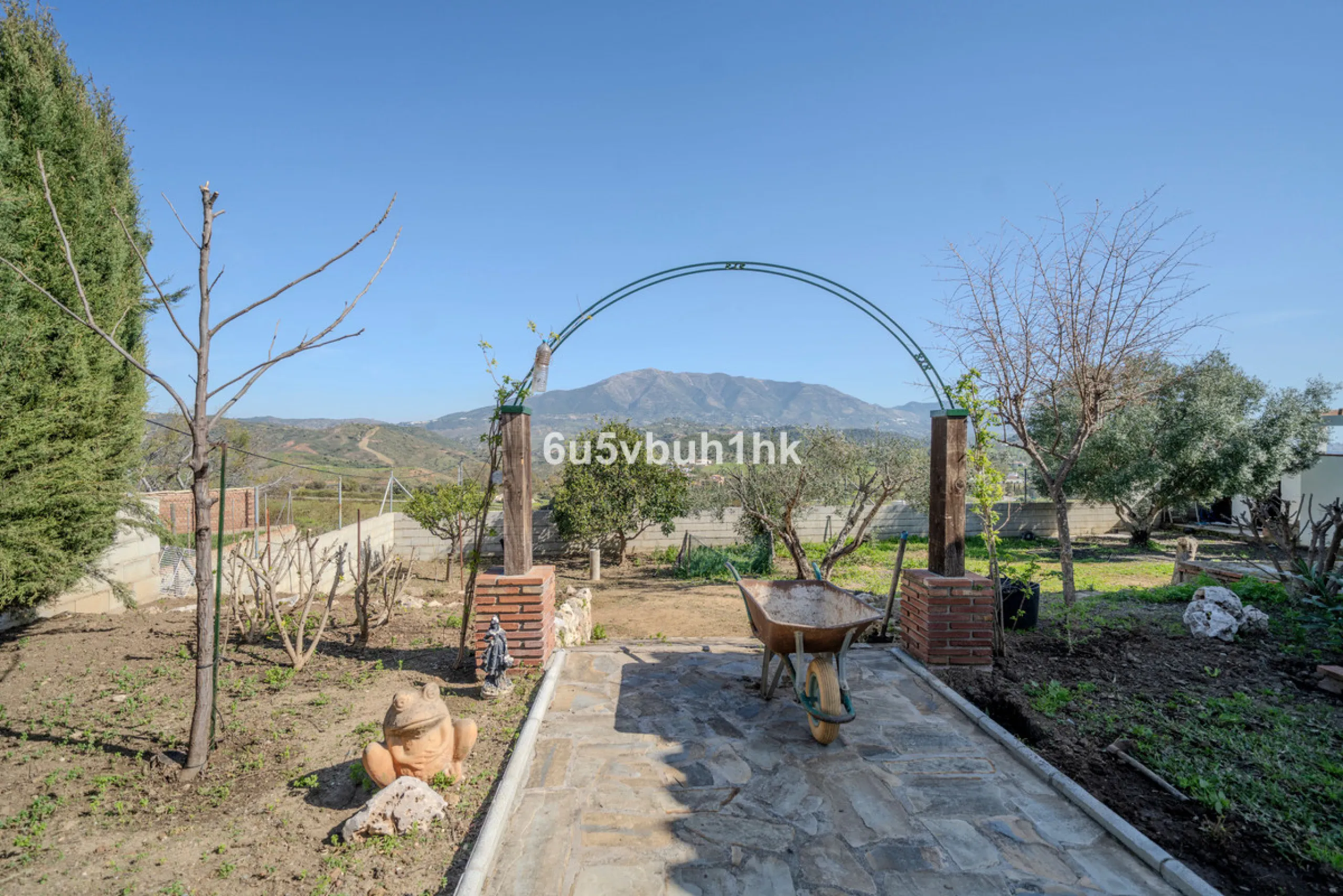 Charming Andalusian Villa in Entrerríos – privacy, open views and equestrian potential near the coast