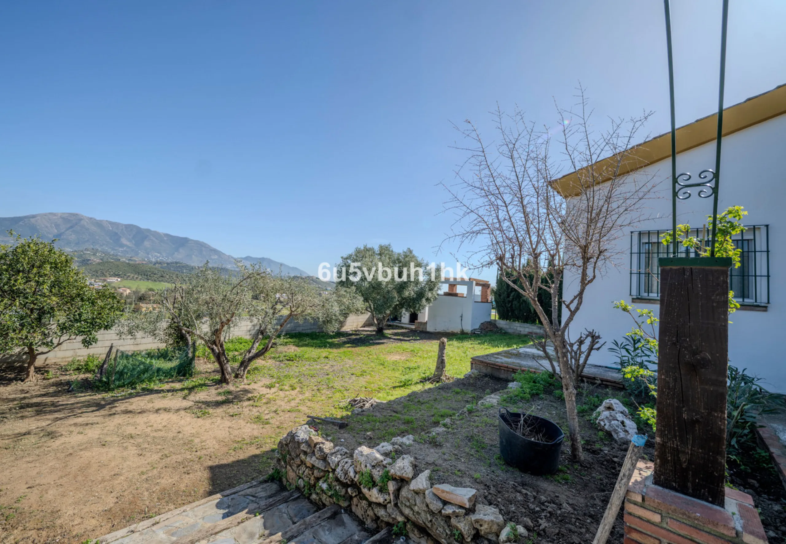 Charming Andalusian Villa in Entrerríos – privacy, open views and equestrian potential near the coast
