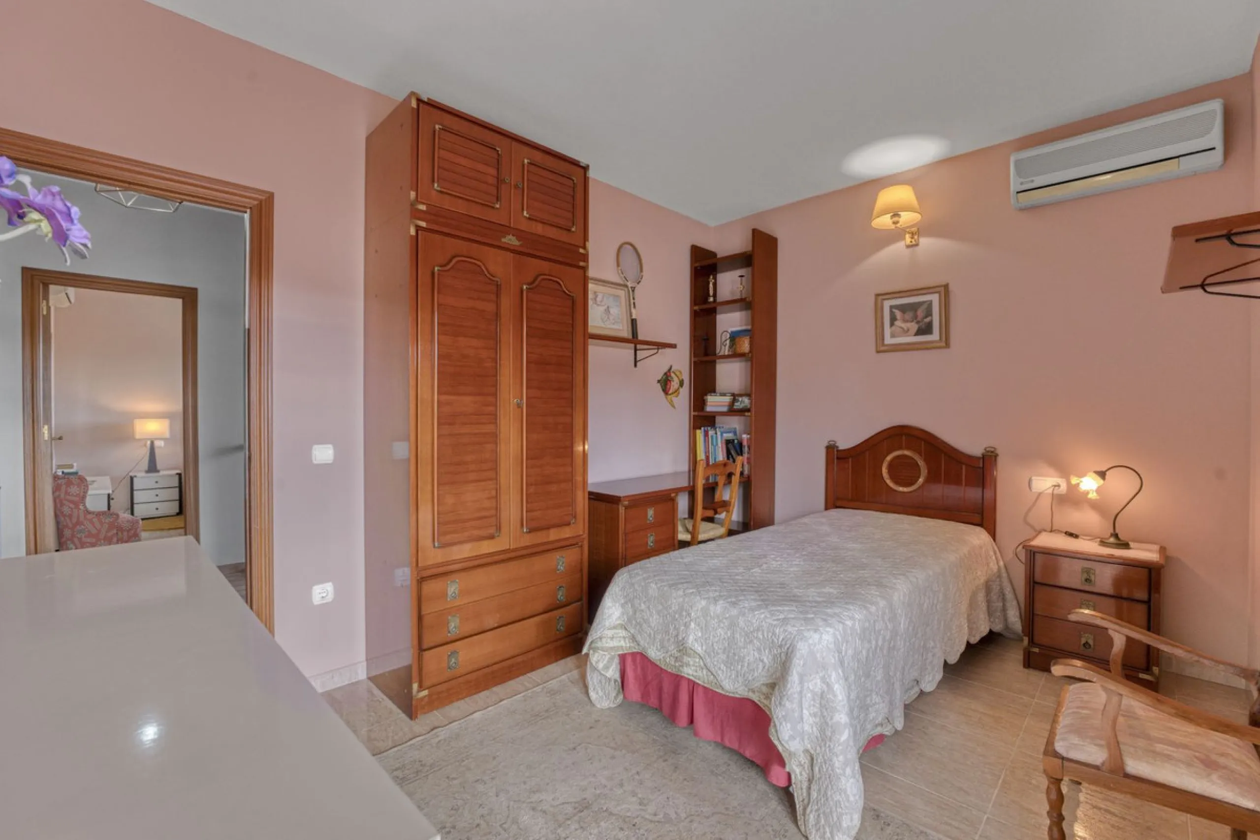 Diese beeindruckende Villa mit Aussicht – der ideale Rückzugsort für Ihre Familie