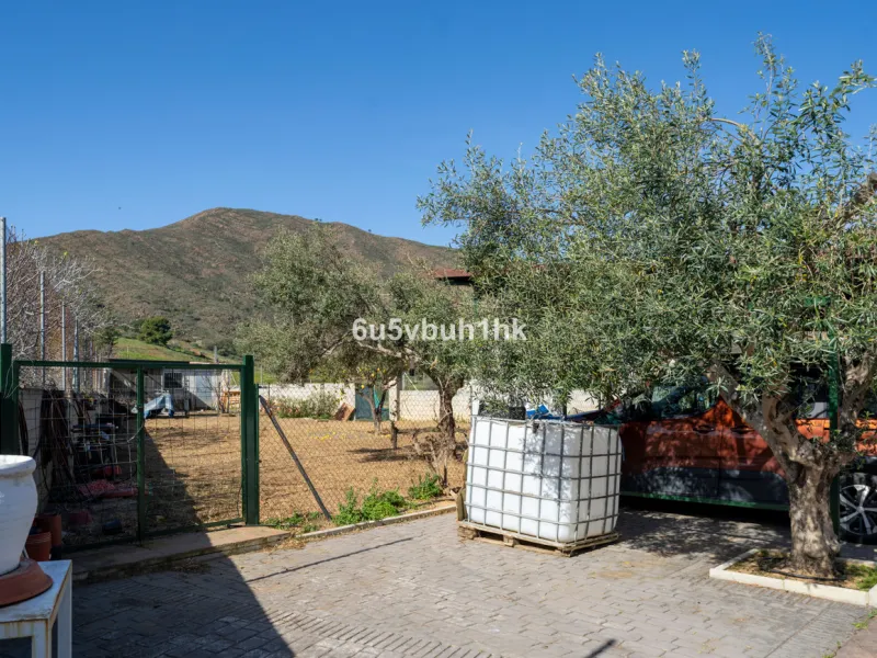 Charming Andalusian Villa in Entrerríos – privacy, open views and equestrian potential near the coast