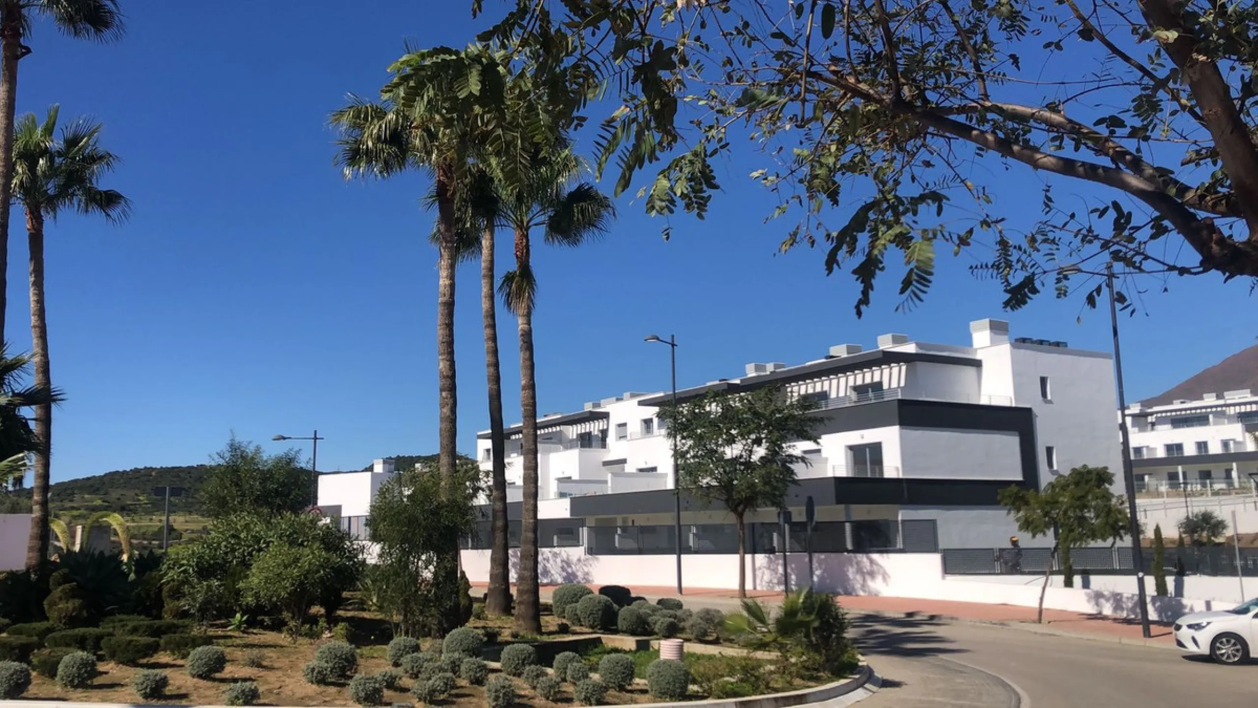 Apartment - Middle Floor Apartment в продаже в Estepona, Málaga. В доме 2 спален и 2 ванных комнат. Площадь дома 85 м²