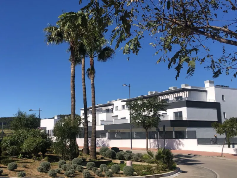 Apartment - Middle Floor Apartment в продаже в Estepona, Málaga. В доме 2 спален и 2 ванных комнат. Площадь дома 85 м²