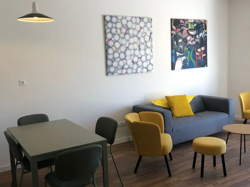 Apartment - Middle Floor Apartment в продаже в Estepona, Málaga. В доме 2 спален и 2 ванных комнат. Площадь дома 85 м²