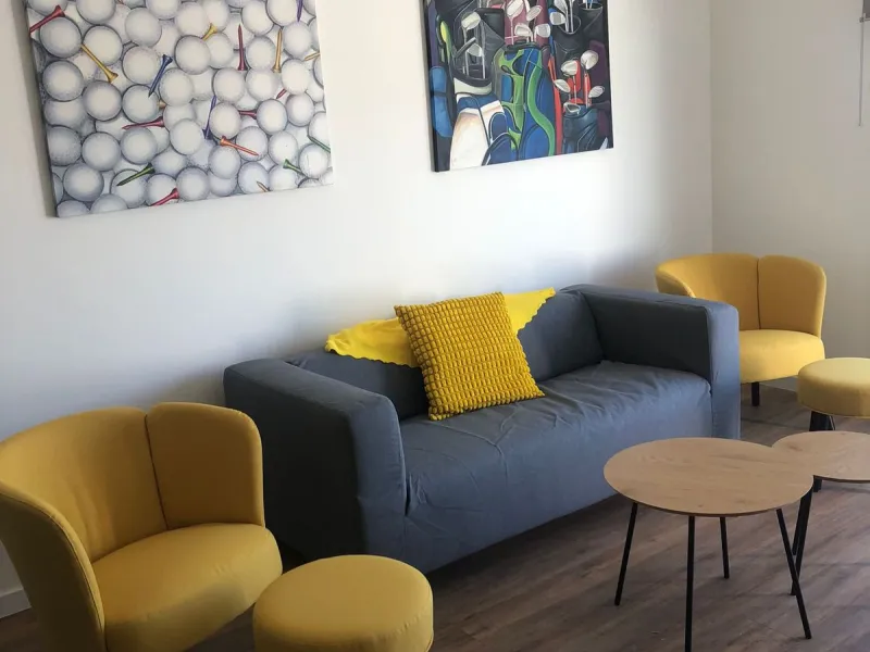 Apartment - Middle Floor Apartment в продаже в Estepona, Málaga. В доме 2 спален и 2 ванных комнат. Площадь дома 85 м²