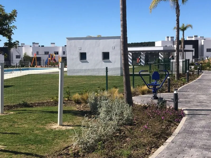 Apartment - Middle Floor Apartment в продаже в Estepona, Málaga. В доме 2 спален и 2 ванных комнат. Площадь дома 85 м²