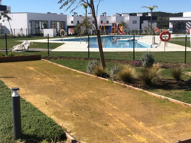 Apartment - Middle Floor Apartment в продаже в Estepona, Málaga. В доме 2 спален и 2 ванных комнат. Площадь дома 85 м²