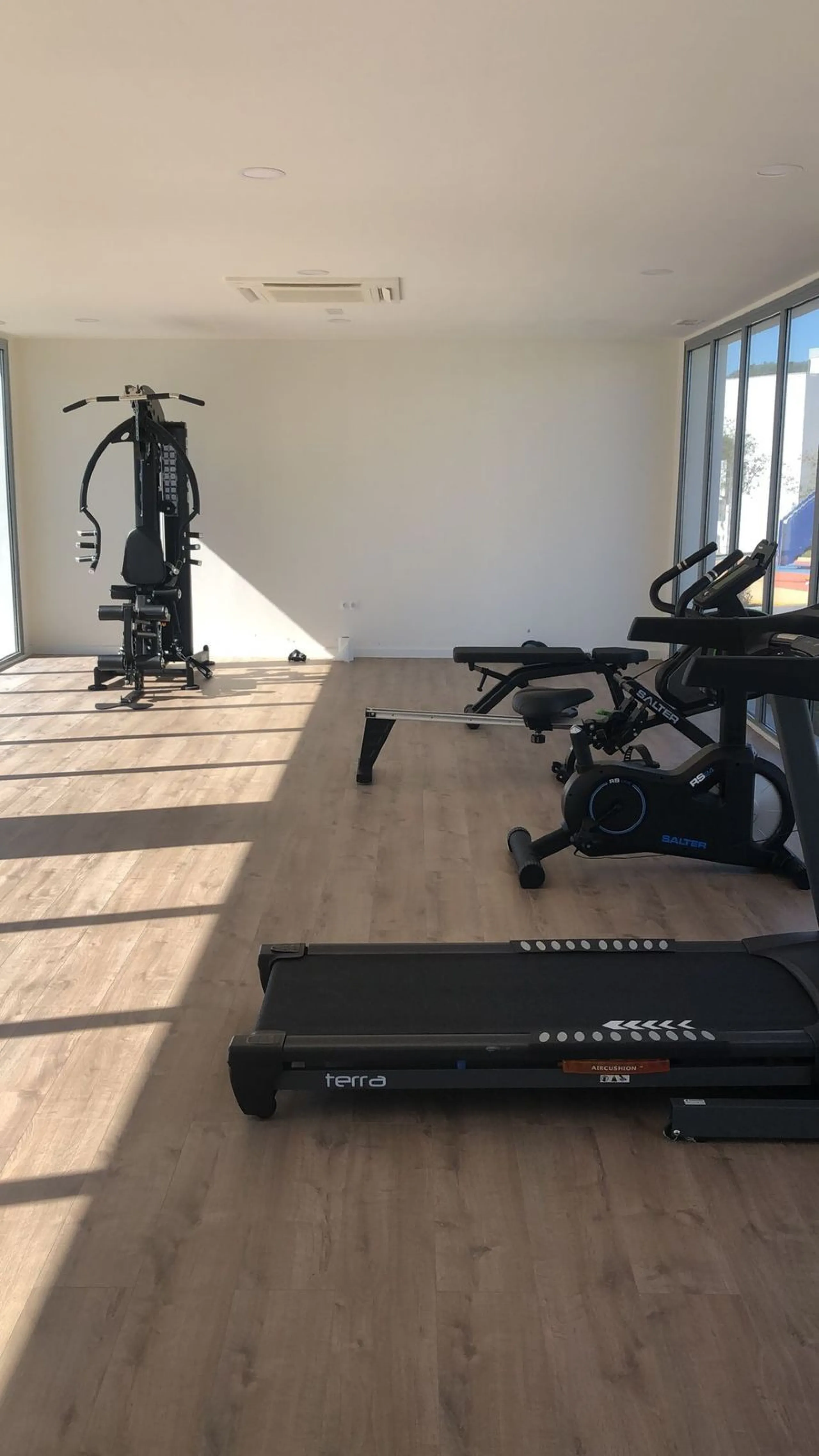 Apartment - Middle Floor Apartment в продаже в Estepona, Málaga. В доме 2 спален и 2 ванных комнат. Площадь дома 85 м²