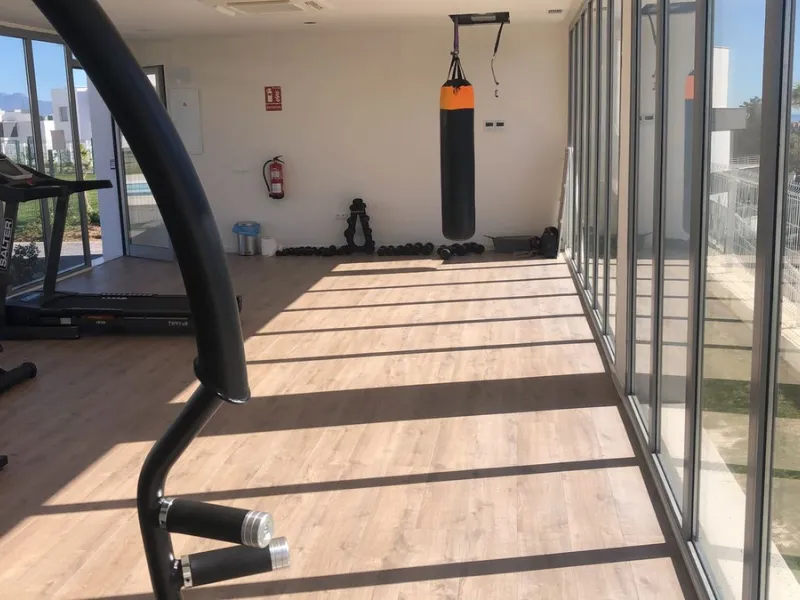 Apartment - Middle Floor Apartment в продаже в Estepona, Málaga. В доме 2 спален и 2 ванных комнат. Площадь дома 85 м²