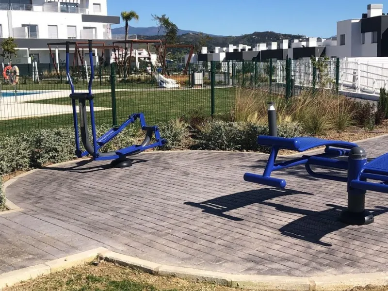 Apartment - Middle Floor Apartment в продаже в Estepona, Málaga. В доме 2 спален и 2 ванных комнат. Площадь дома 85 м²