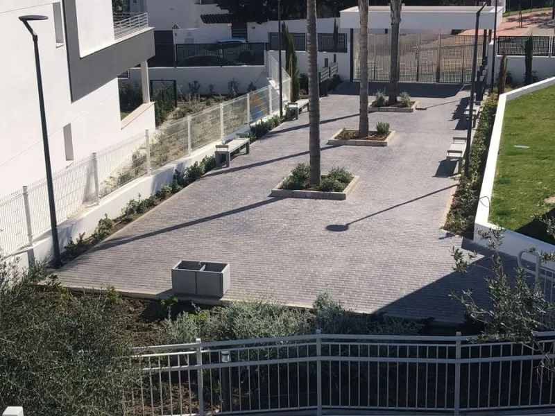 Apartment - Middle Floor Apartment в продаже в Estepona, Málaga. В доме 2 спален и 2 ванных комнат. Площадь дома 85 м²