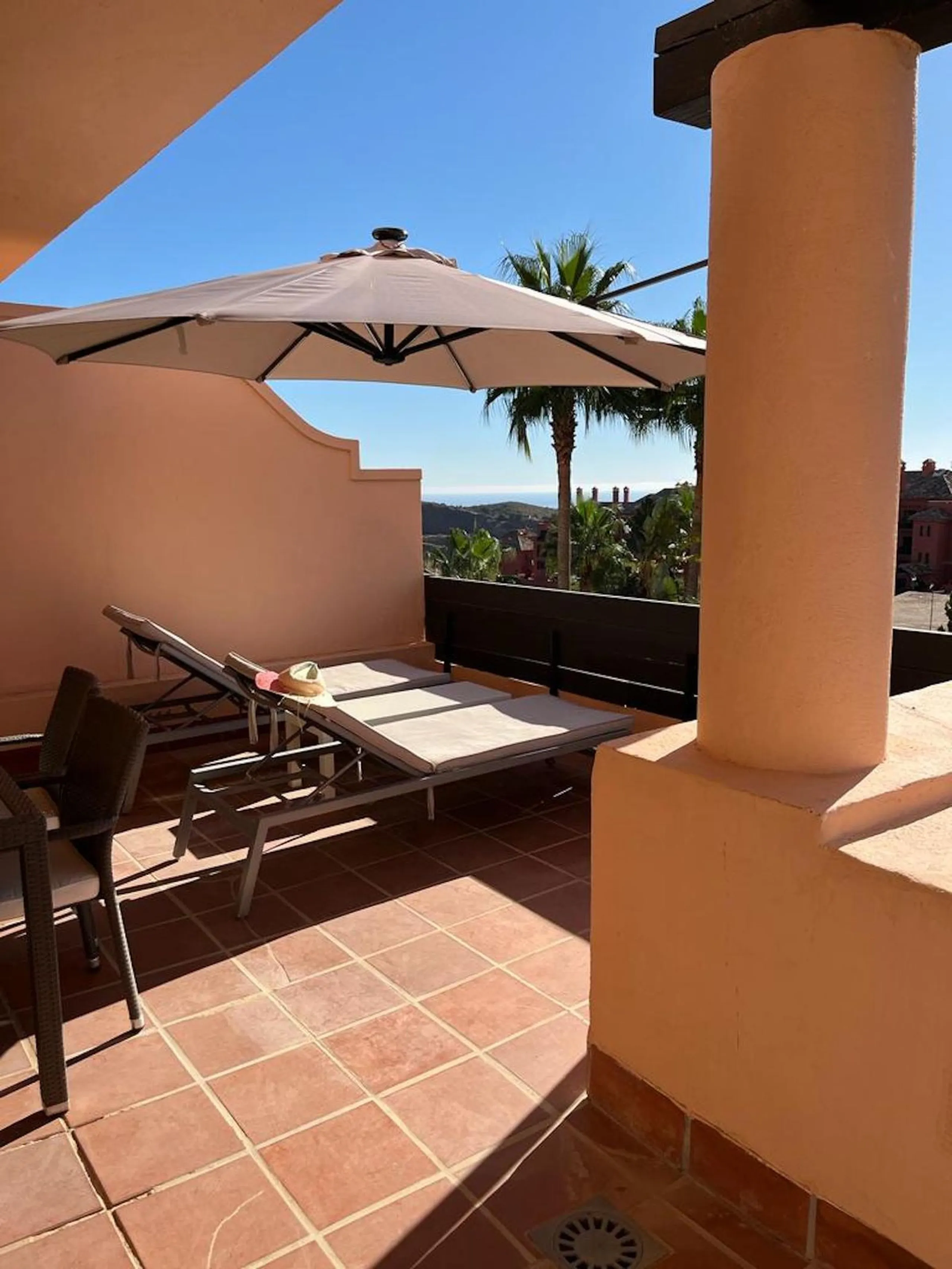 Beautiful holiday apartment, located in Calahonda Alto surrounded by tropical gardens and waterfalls.