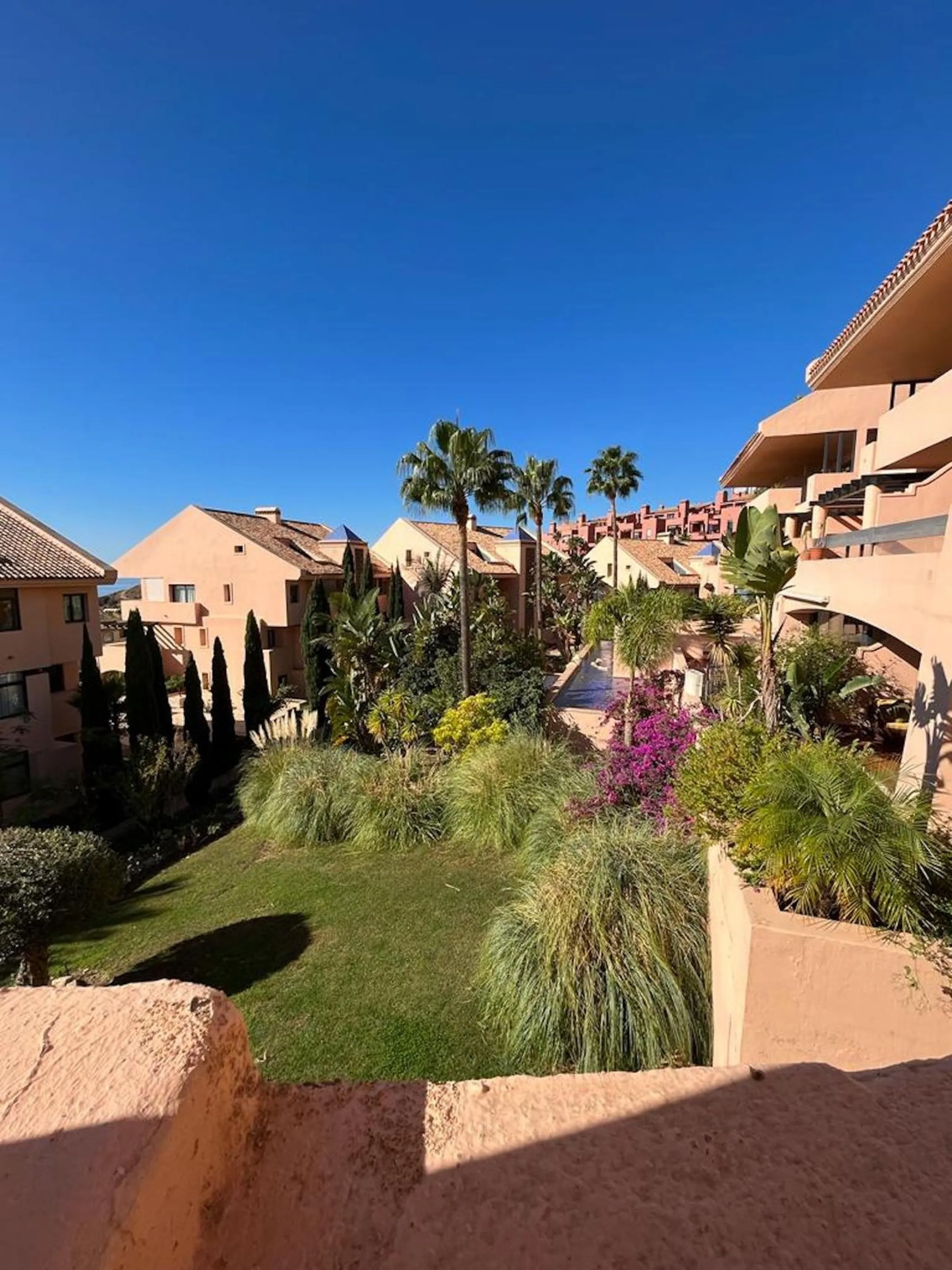Beautiful holiday apartment, located in Calahonda Alto surrounded by tropical gardens and waterfalls.