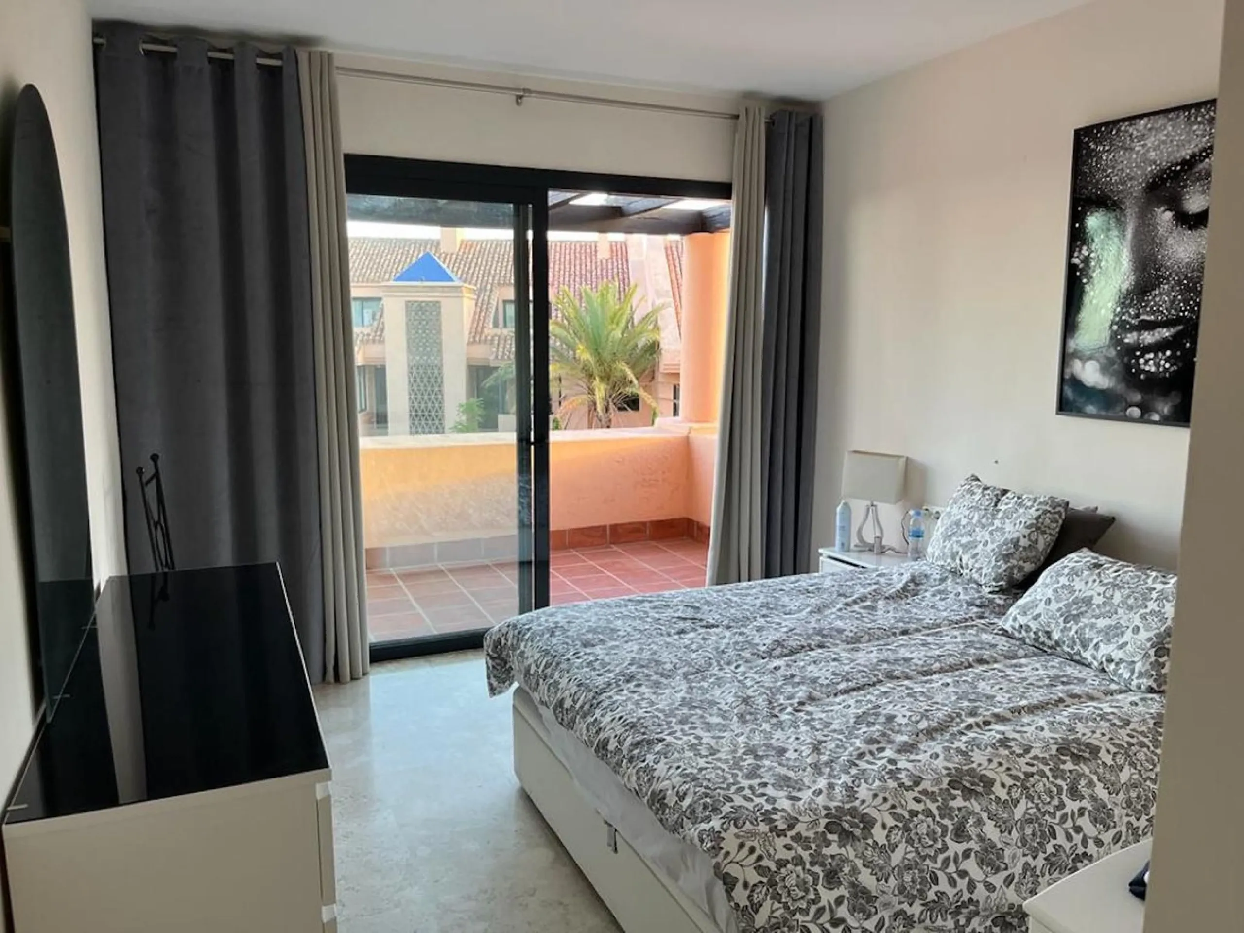 Beautiful holiday apartment, located in Calahonda Alto surrounded by tropical gardens and waterfalls.