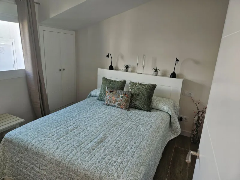 Discover this spectacular penthouse located on the famous golden mile of Marbella!, in the prestigious urbanization of La Carolina, an unbeatable location within walking distance of the beach, the center of Marbella and all kinds of services including pub