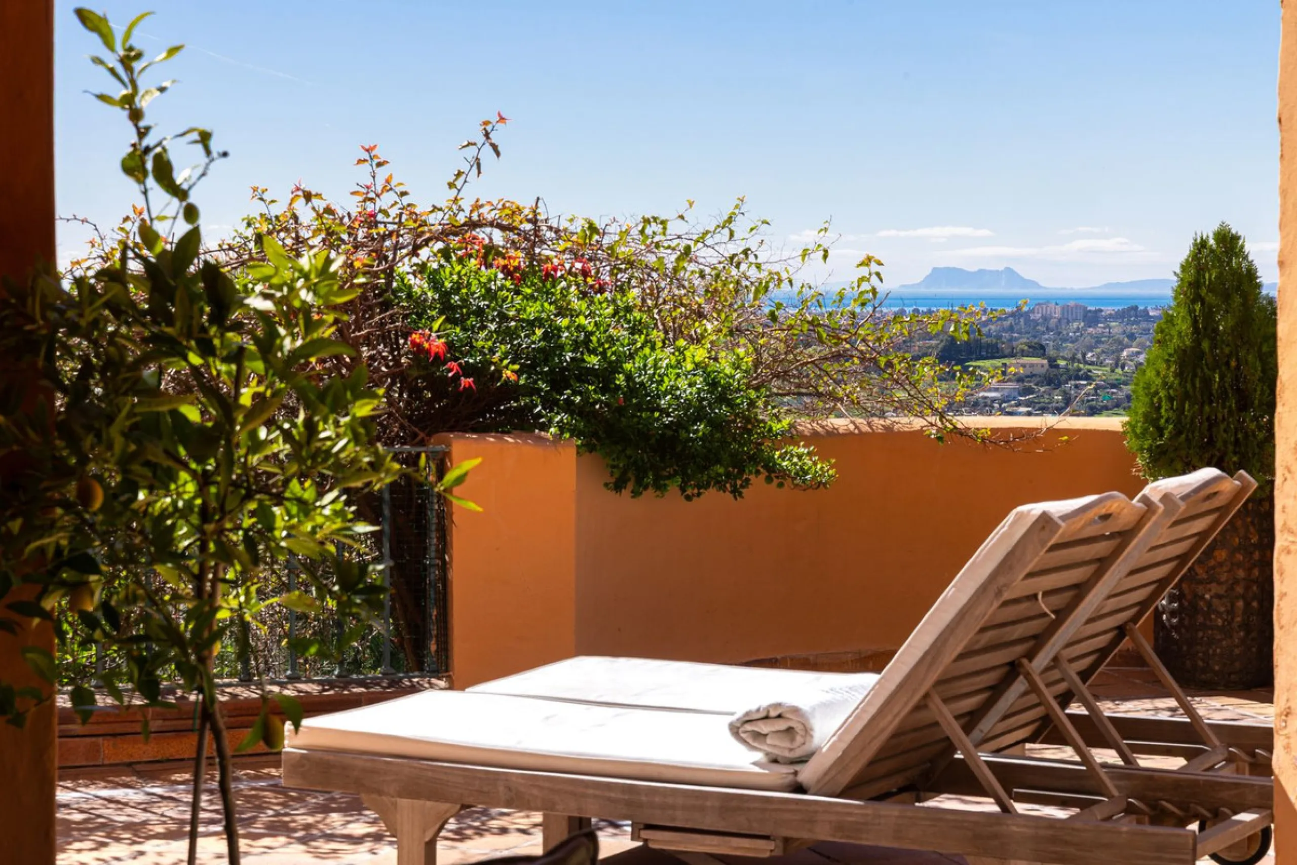 Apartment - Ground Floor Apartment в продаже в Marbella, Málaga. В доме 3 спален и 2 ванных комнат. Площадь дома 217 м²
