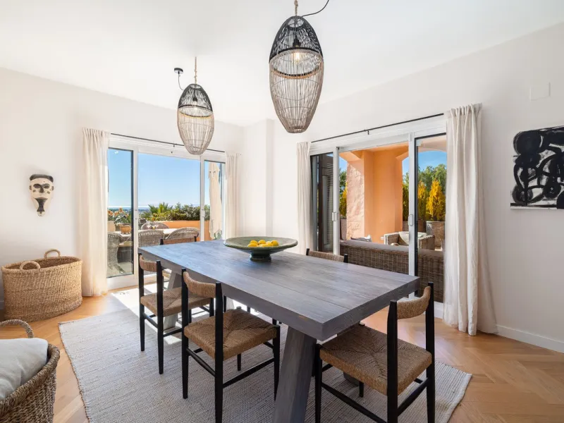 Apartment - Ground Floor Apartment в продаже в Marbella, Málaga. В доме 3 спален и 2 ванных комнат. Площадь дома 217 м²