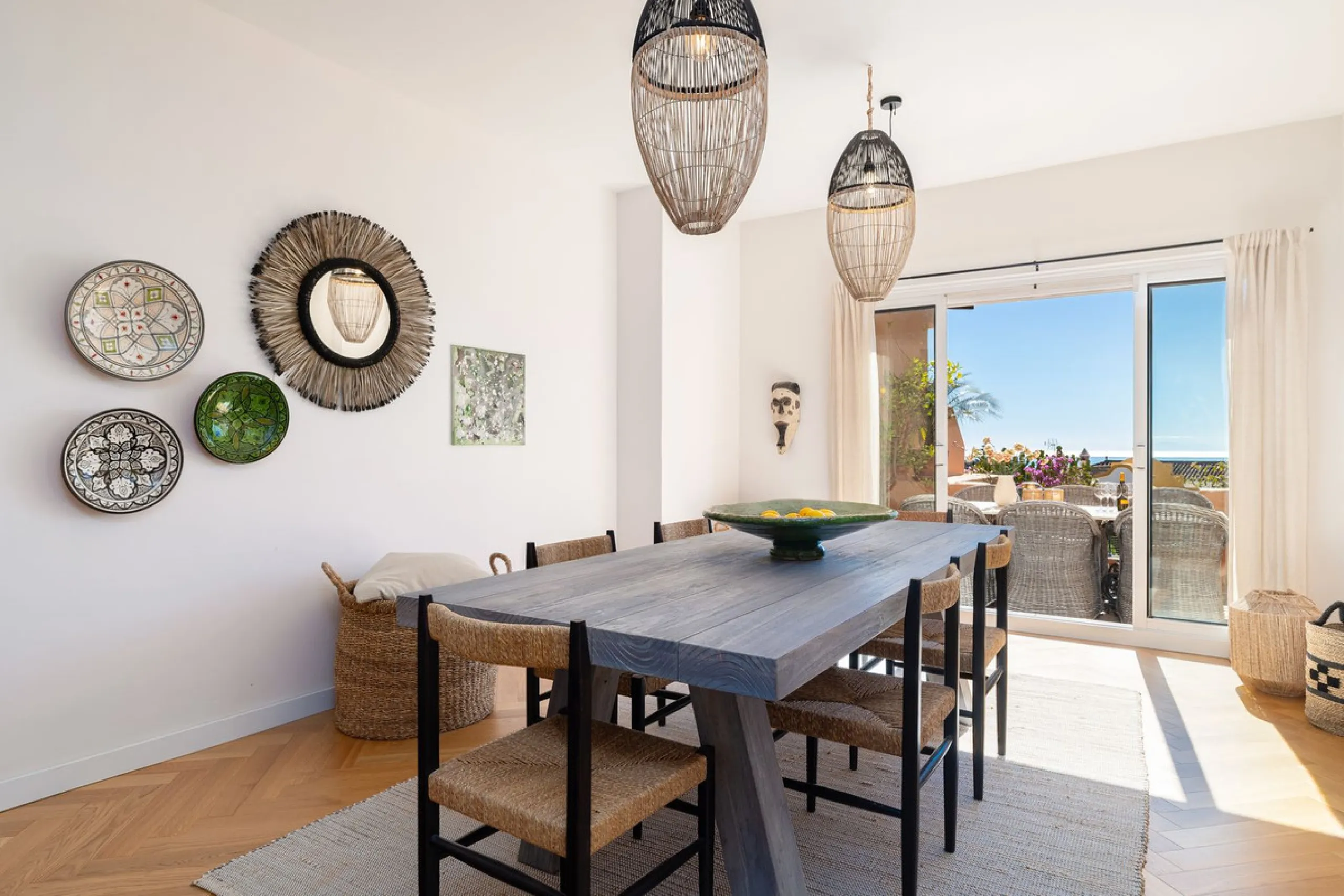 Apartment - Ground Floor Apartment в продаже в Marbella, Málaga. В доме 3 спален и 2 ванных комнат. Площадь дома 217 м²