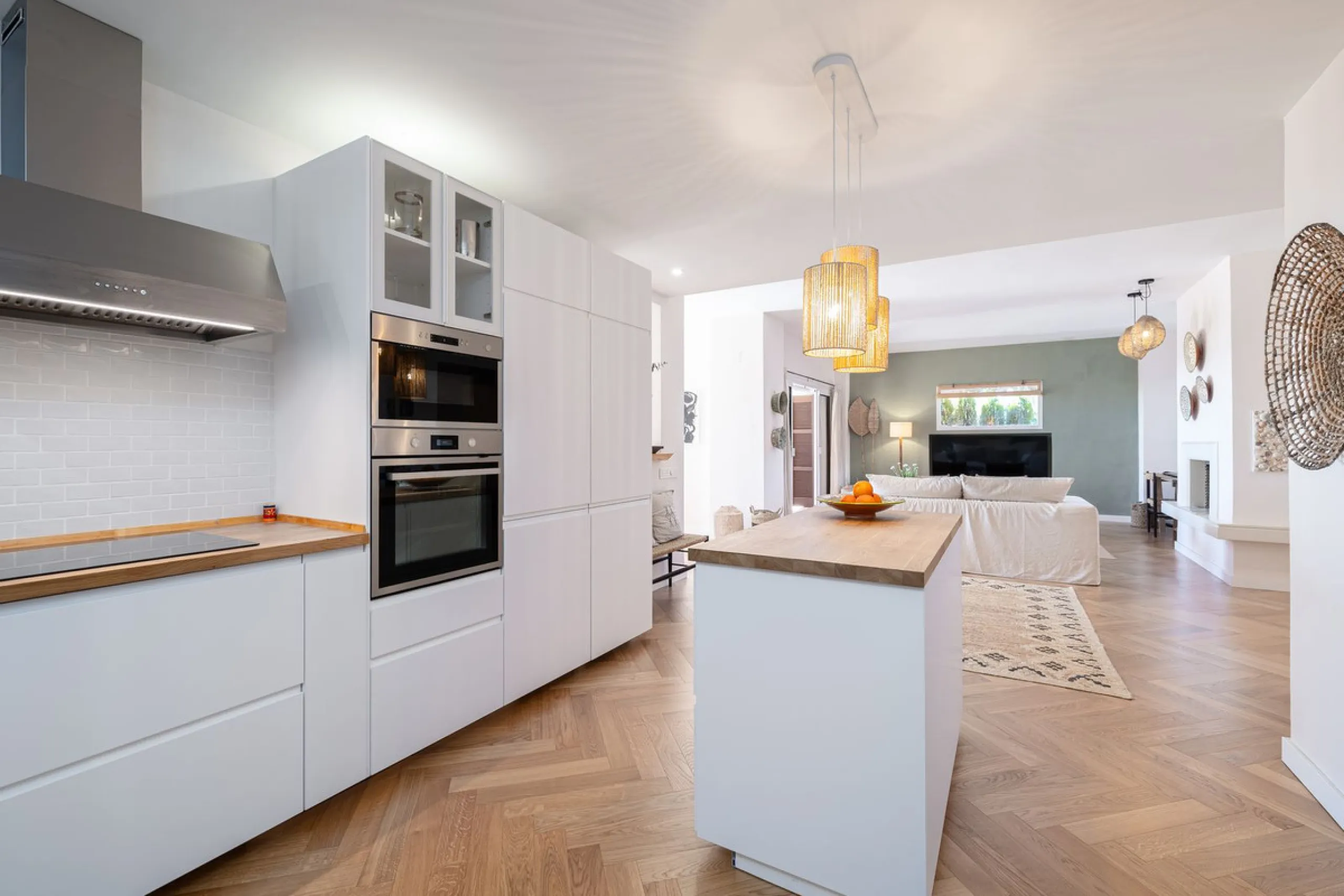 Apartment - Ground Floor Apartment в продаже в Marbella, Málaga. В доме 3 спален и 2 ванных комнат. Площадь дома 217 м²