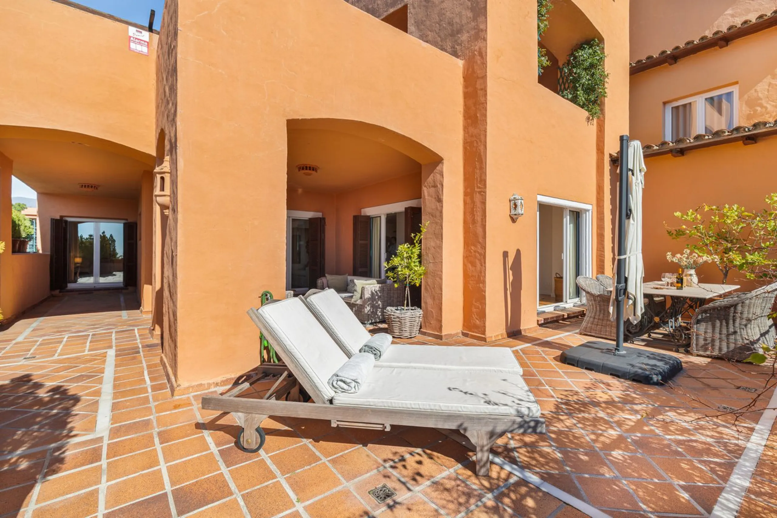 Apartment - Ground Floor Apartment в продаже в Marbella, Málaga. В доме 3 спален и 2 ванных комнат. Площадь дома 217 м²