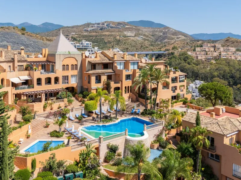 Apartment - Ground Floor Apartment в продаже в Marbella, Málaga. В доме 3 спален и 2 ванных комнат. Площадь дома 217 м²