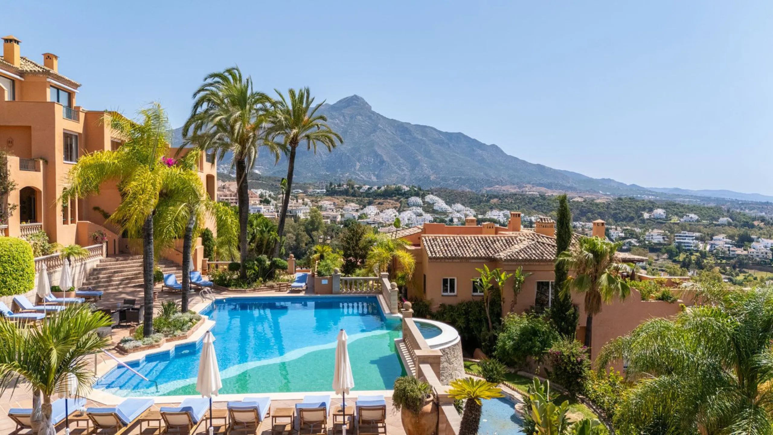 Apartment - Ground Floor Apartment в продаже в Marbella, Málaga. В доме 3 спален и 2 ванных комнат. Площадь дома 217 м²