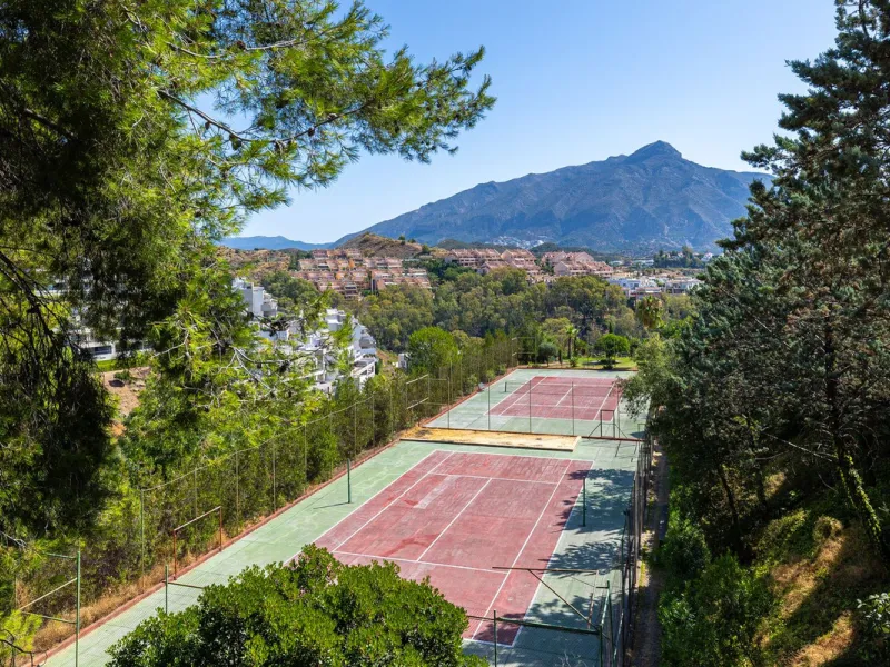 Apartment - Ground Floor Apartment в продаже в Marbella, Málaga. В доме 3 спален и 2 ванных комнат. Площадь дома 217 м²
