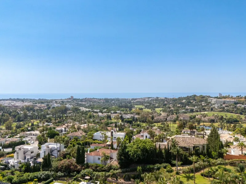 Apartment - Ground Floor Apartment в продаже в Marbella, Málaga. В доме 3 спален и 2 ванных комнат. Площадь дома 217 м²