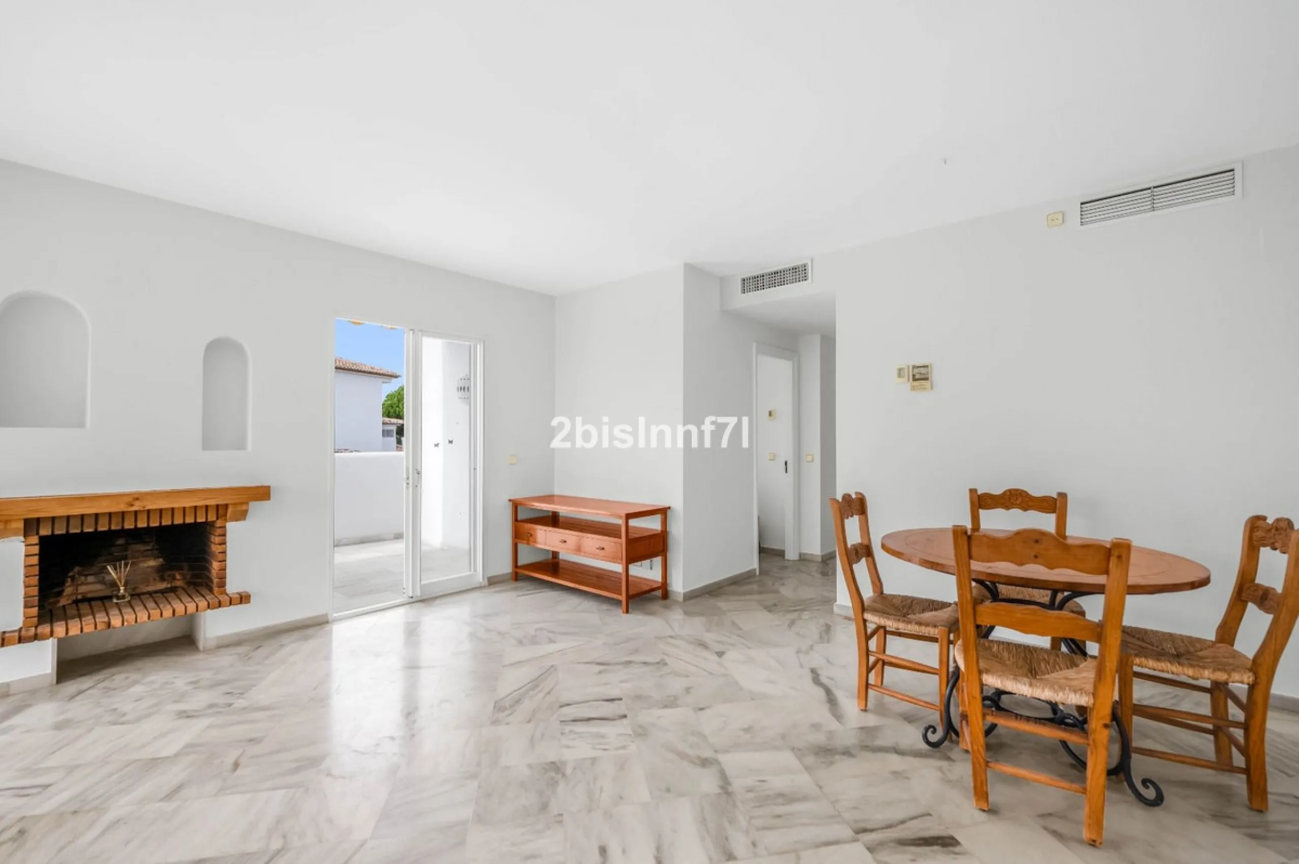Apartment - Middle Floor Apartment в продаже в Marbella, Málaga. В доме 2 спален и 2 ванных комнат. Площадь дома 92 м²