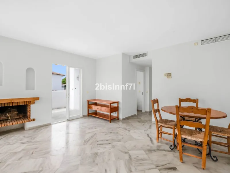 Apartment - Middle Floor Apartment в продаже в Marbella, Málaga. В доме 2 спален и 2 ванных комнат. Площадь дома 92 м²