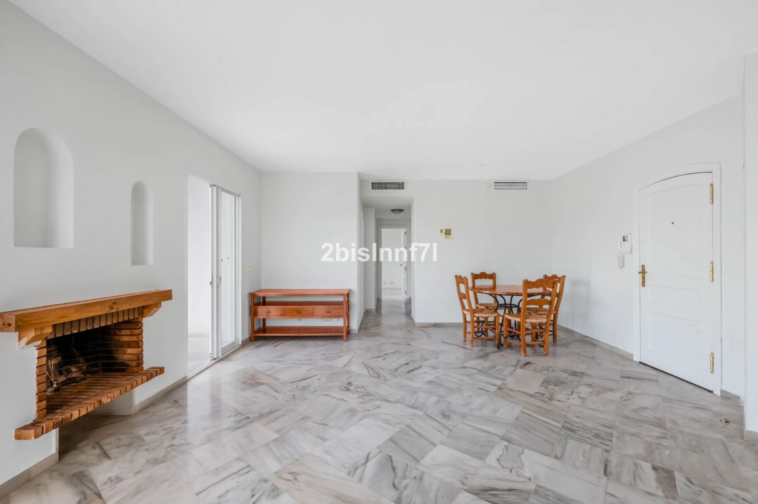 Apartment - Middle Floor Apartment в продаже в Marbella, Málaga. В доме 2 спален и 2 ванных комнат. Площадь дома 92 м²
