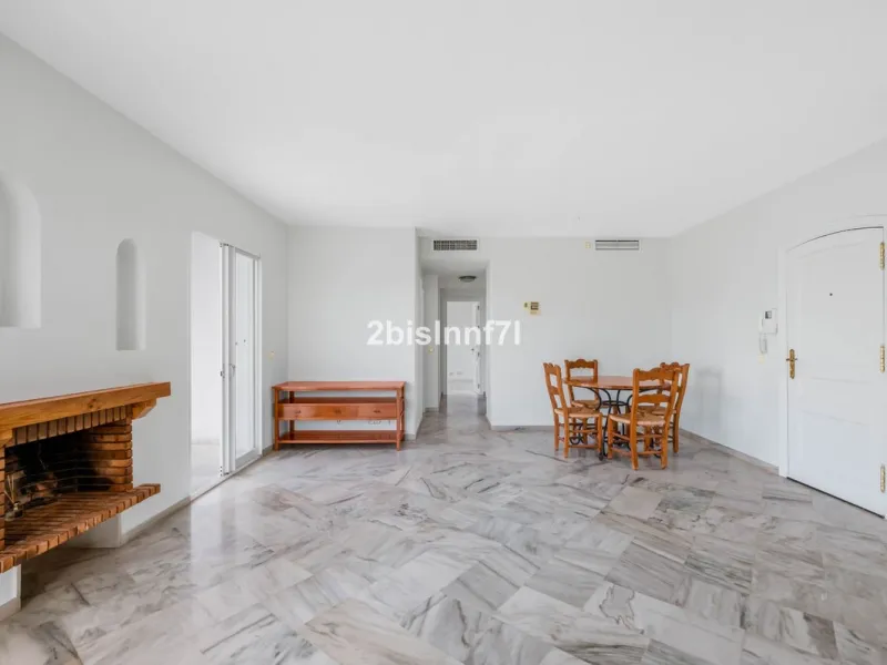 Apartment - Middle Floor Apartment в продаже в Marbella, Málaga. В доме 2 спален и 2 ванных комнат. Площадь дома 92 м²