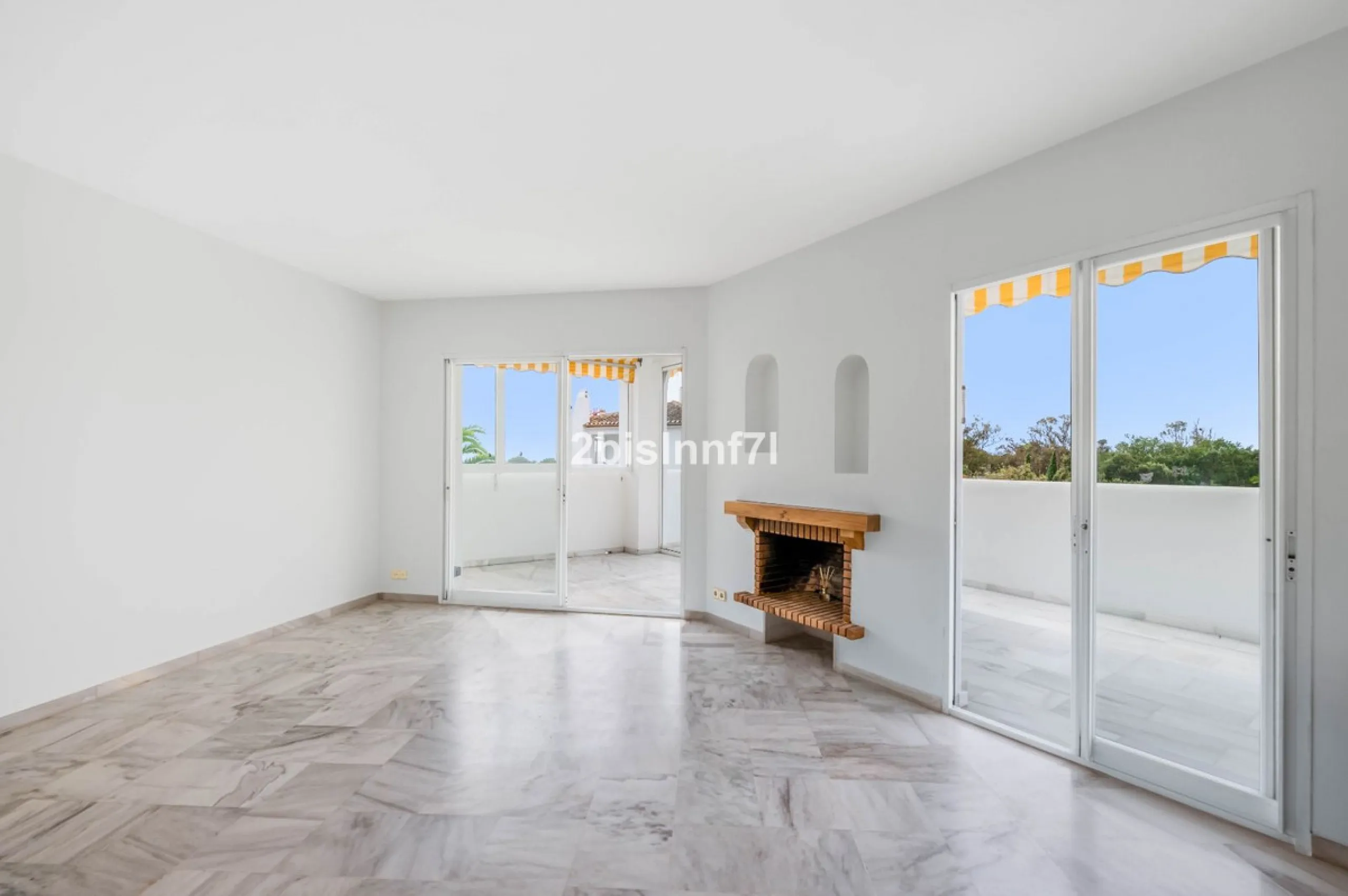 Apartment - Middle Floor Apartment в продаже в Marbella, Málaga. В доме 2 спален и 2 ванных комнат. Площадь дома 92 м²