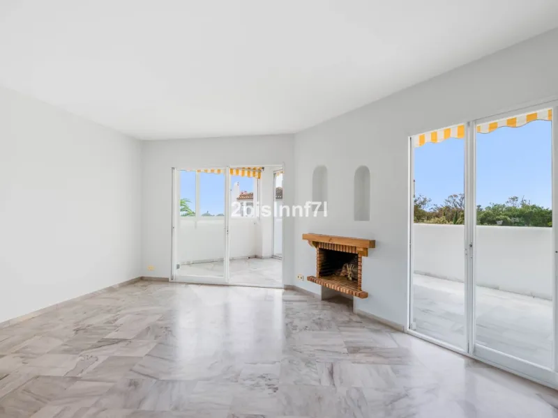 Apartment - Middle Floor Apartment в продаже в Marbella, Málaga. В доме 2 спален и 2 ванных комнат. Площадь дома 92 м²