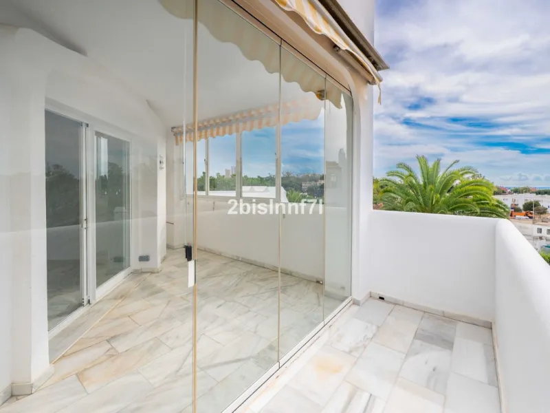 Apartment - Middle Floor Apartment в продаже в Marbella, Málaga. В доме 2 спален и 2 ванных комнат. Площадь дома 92 м²