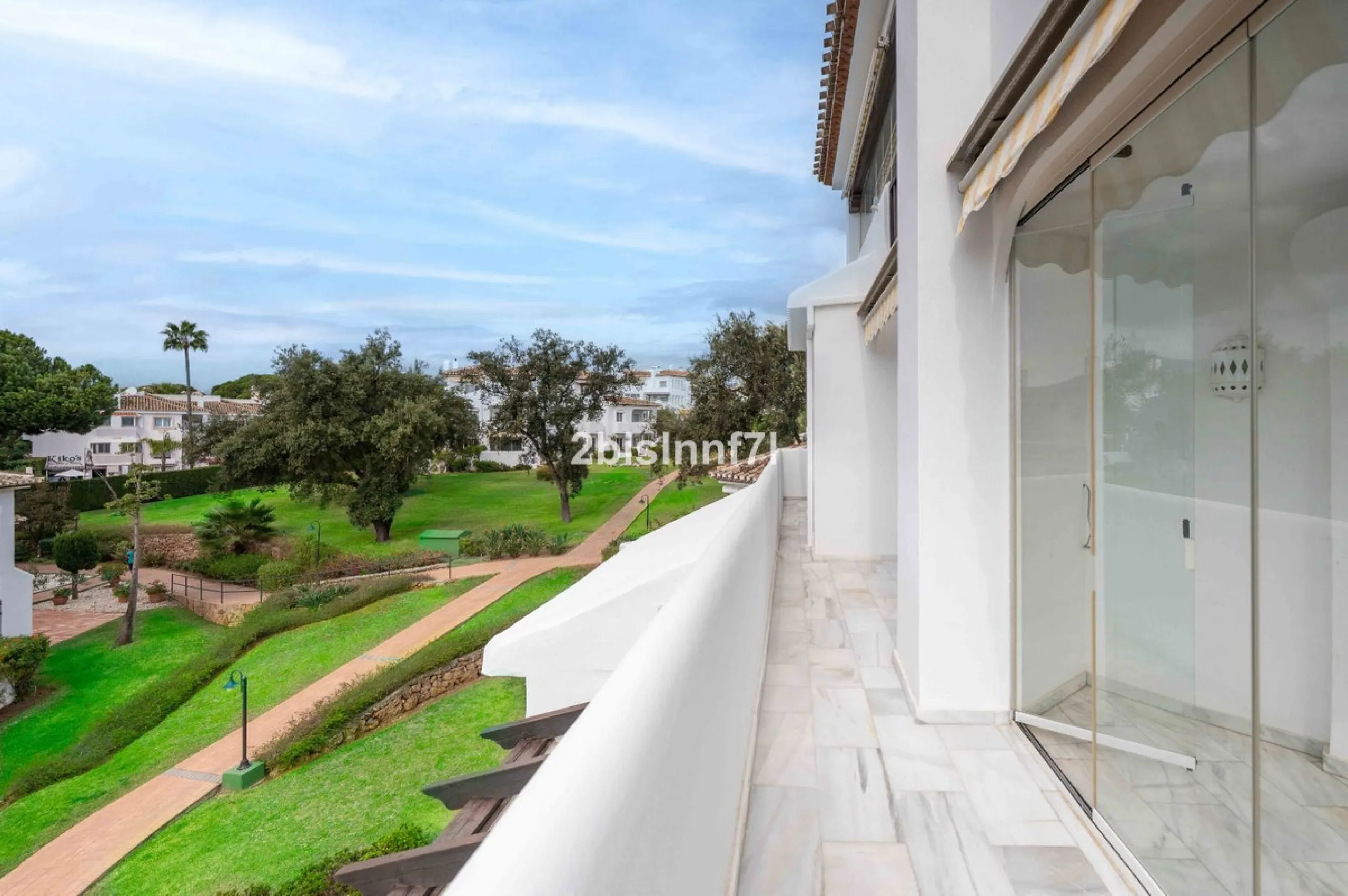 Apartment - Middle Floor Apartment в продаже в Marbella, Málaga. В доме 2 спален и 2 ванных комнат. Площадь дома 92 м²