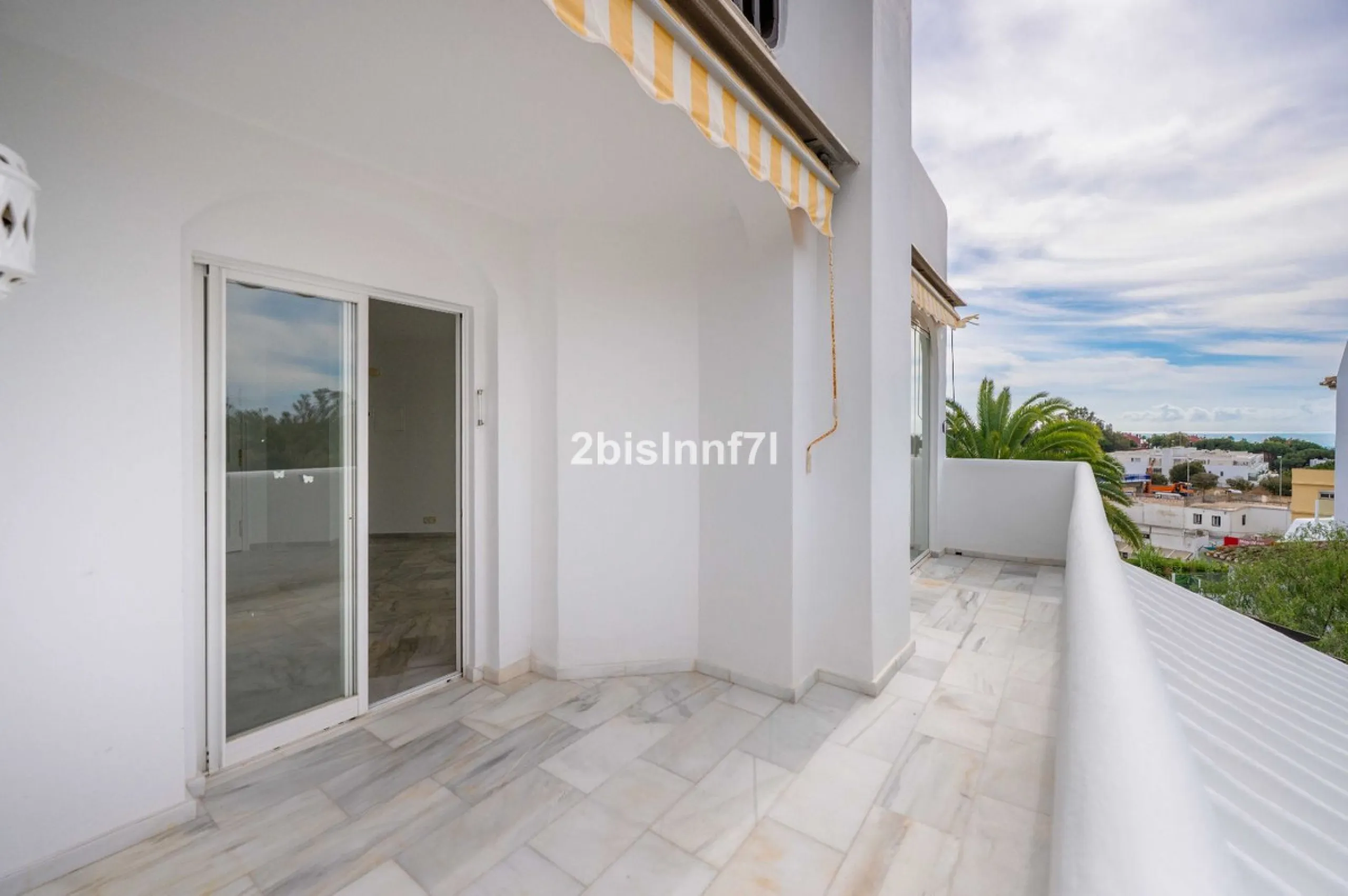 Apartment - Middle Floor Apartment в продаже в Marbella, Málaga. В доме 2 спален и 2 ванных комнат. Площадь дома 92 м²