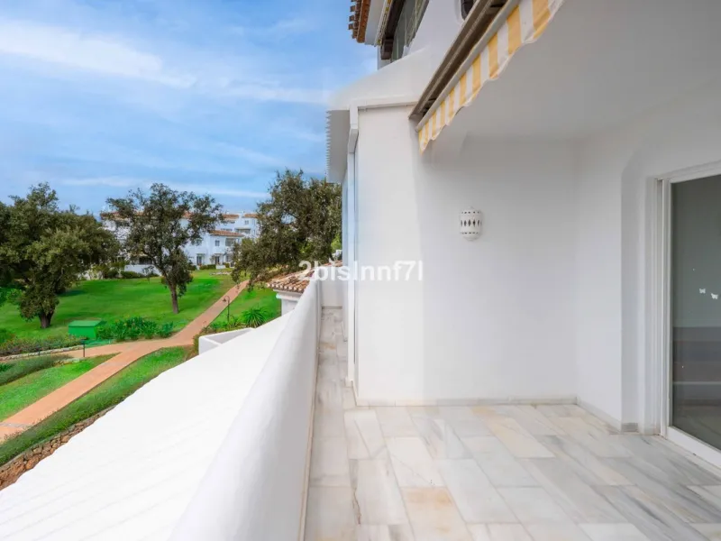 Apartment - Middle Floor Apartment в продаже в Marbella, Málaga. В доме 2 спален и 2 ванных комнат. Площадь дома 92 м²