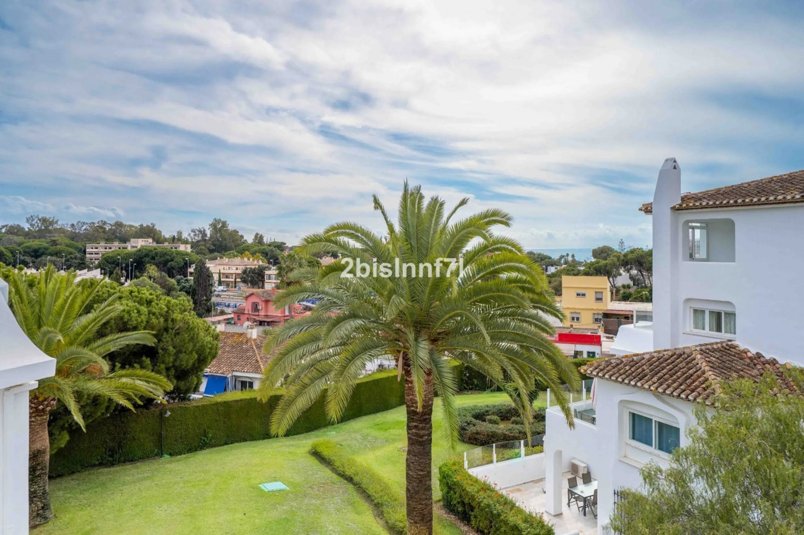 Apartment - Middle Floor Apartment в продаже в Marbella, Málaga. В доме 2 спален и 2 ванных комнат. Площадь дома 92 м²