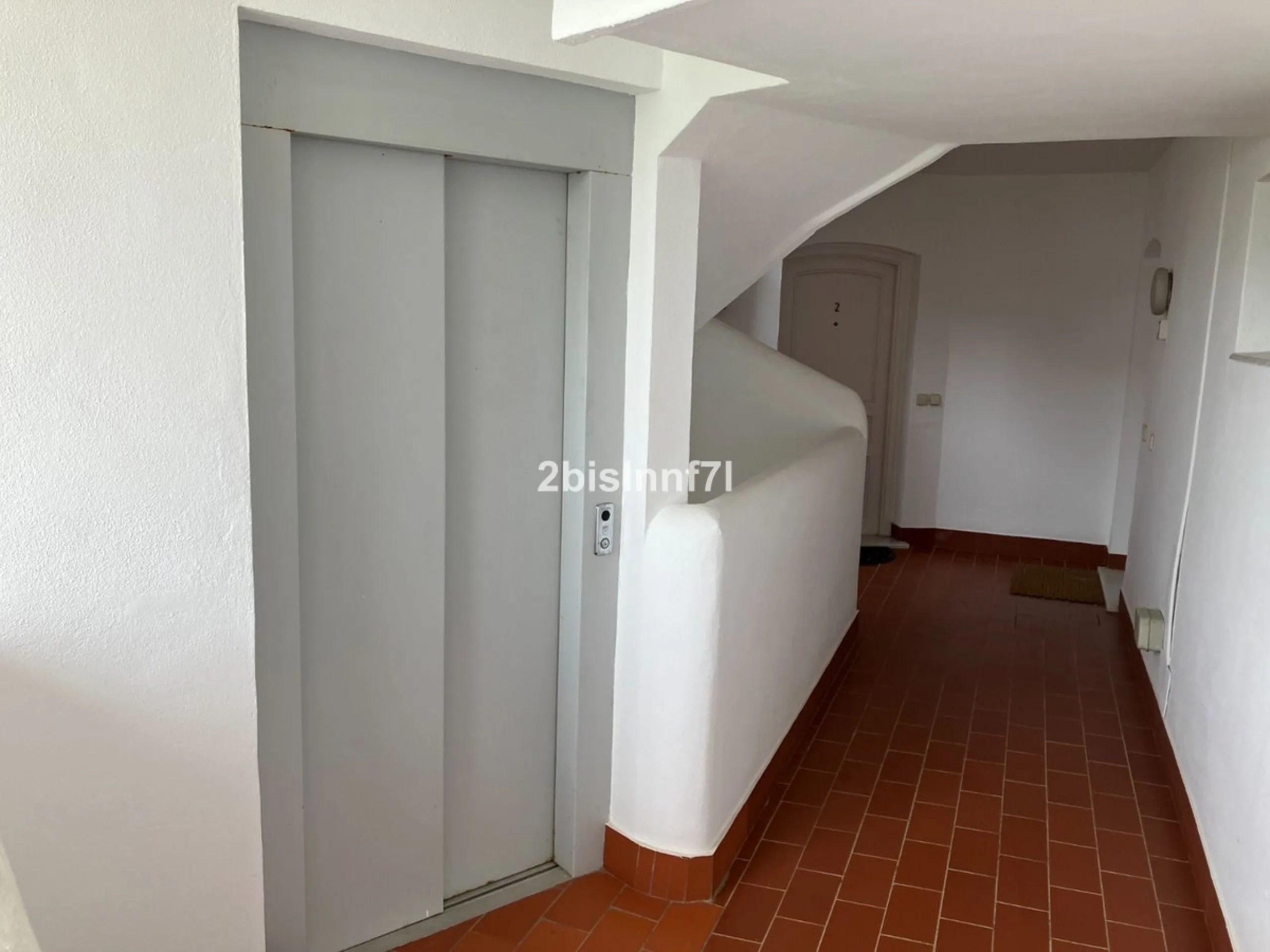 Apartment - Middle Floor Apartment в продаже в Marbella, Málaga. В доме 2 спален и 2 ванных комнат. Площадь дома 92 м²