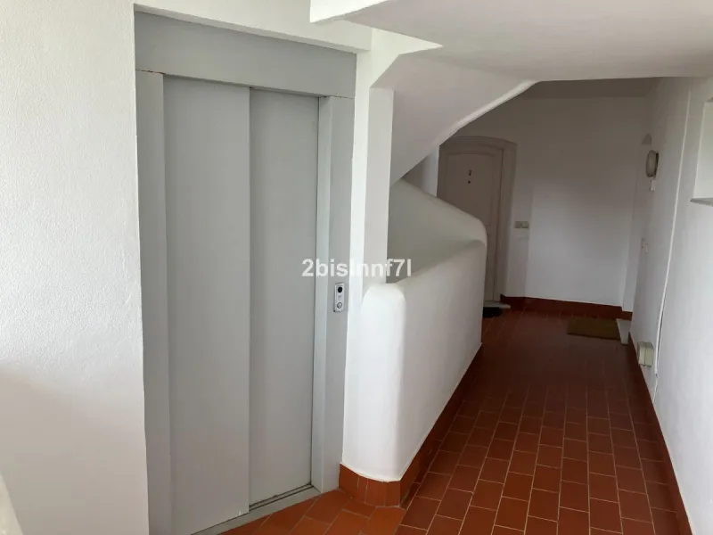 Apartment - Middle Floor Apartment в продаже в Marbella, Málaga. В доме 2 спален и 2 ванных комнат. Площадь дома 92 м²