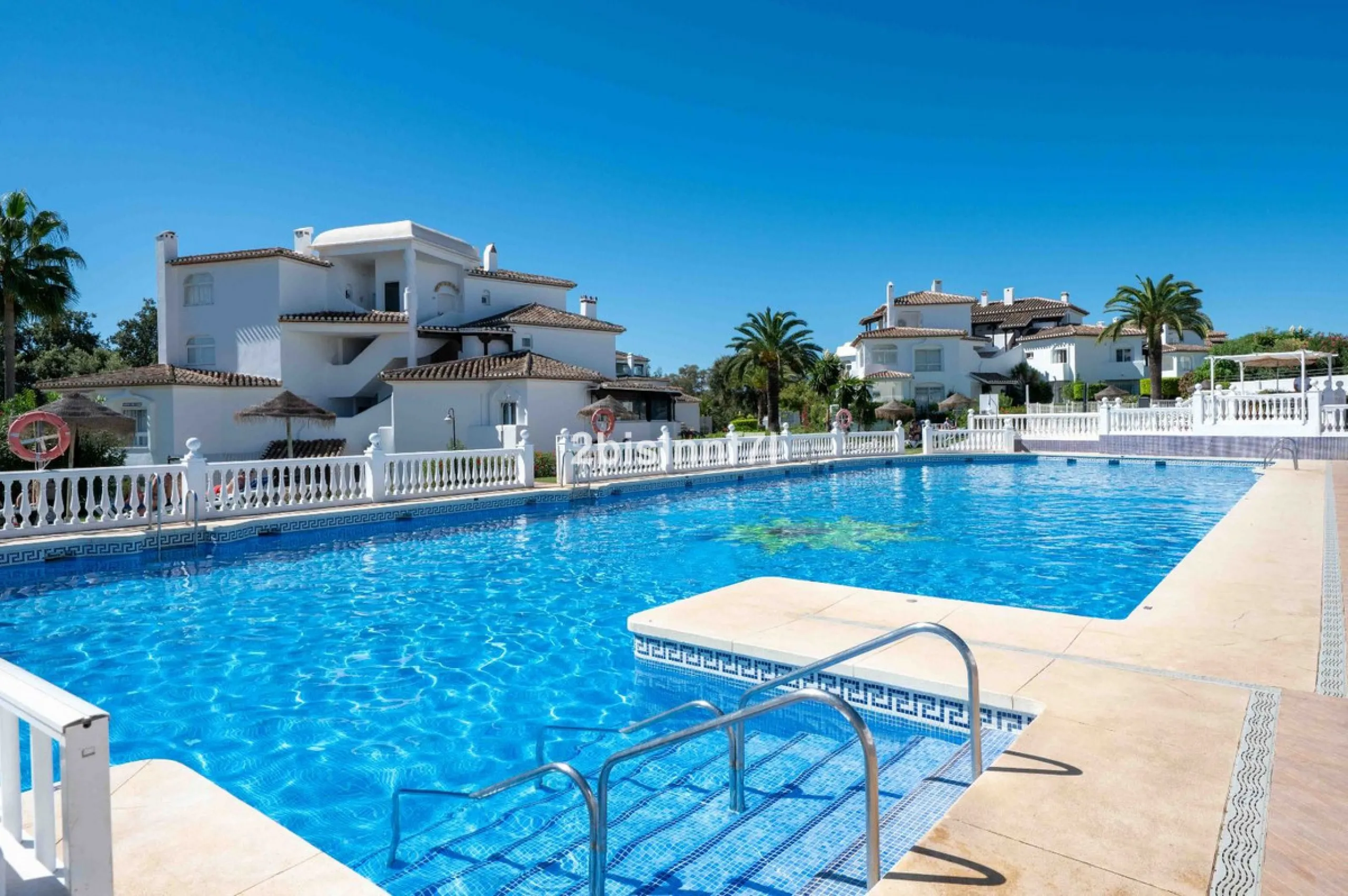 Apartment - Middle Floor Apartment в продаже в Marbella, Málaga. В доме 2 спален и 2 ванных комнат. Площадь дома 92 м²