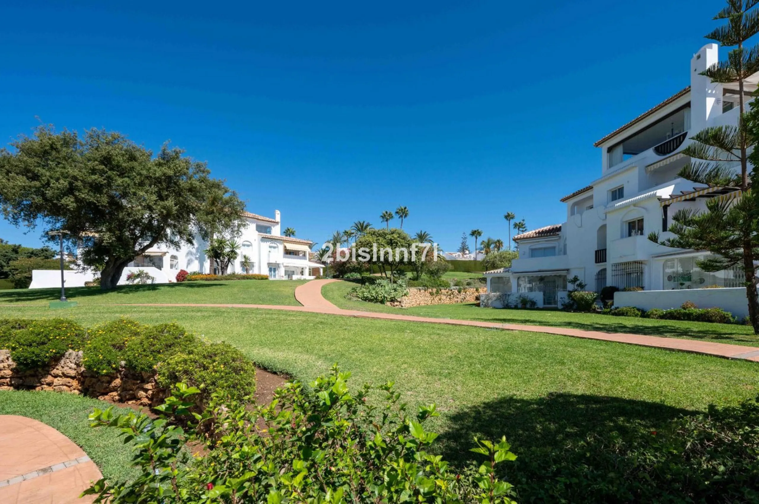 Apartment - Middle Floor Apartment в продаже в Marbella, Málaga. В доме 2 спален и 2 ванных комнат. Площадь дома 92 м²