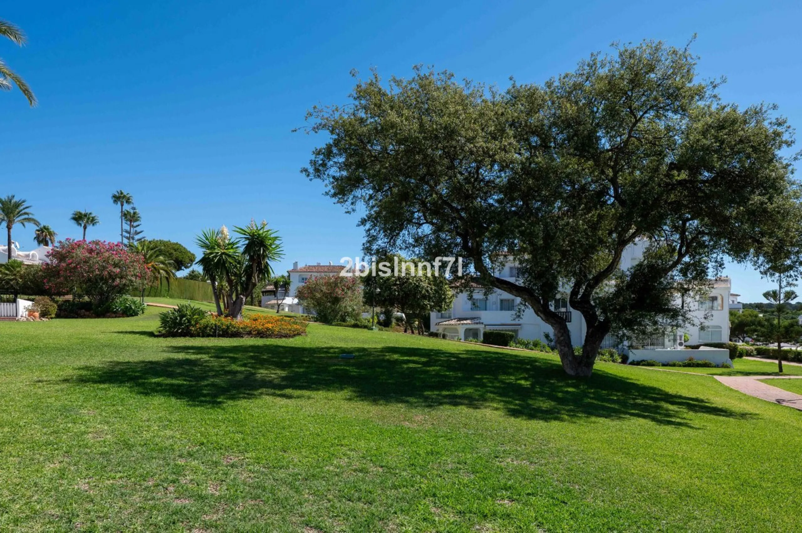 Apartment - Middle Floor Apartment в продаже в Marbella, Málaga. В доме 2 спален и 2 ванных комнат. Площадь дома 92 м²