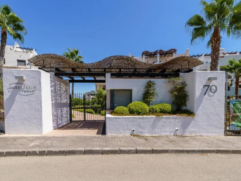 ???? Licensed Holiday Investment in La Resina Golf – Estepona