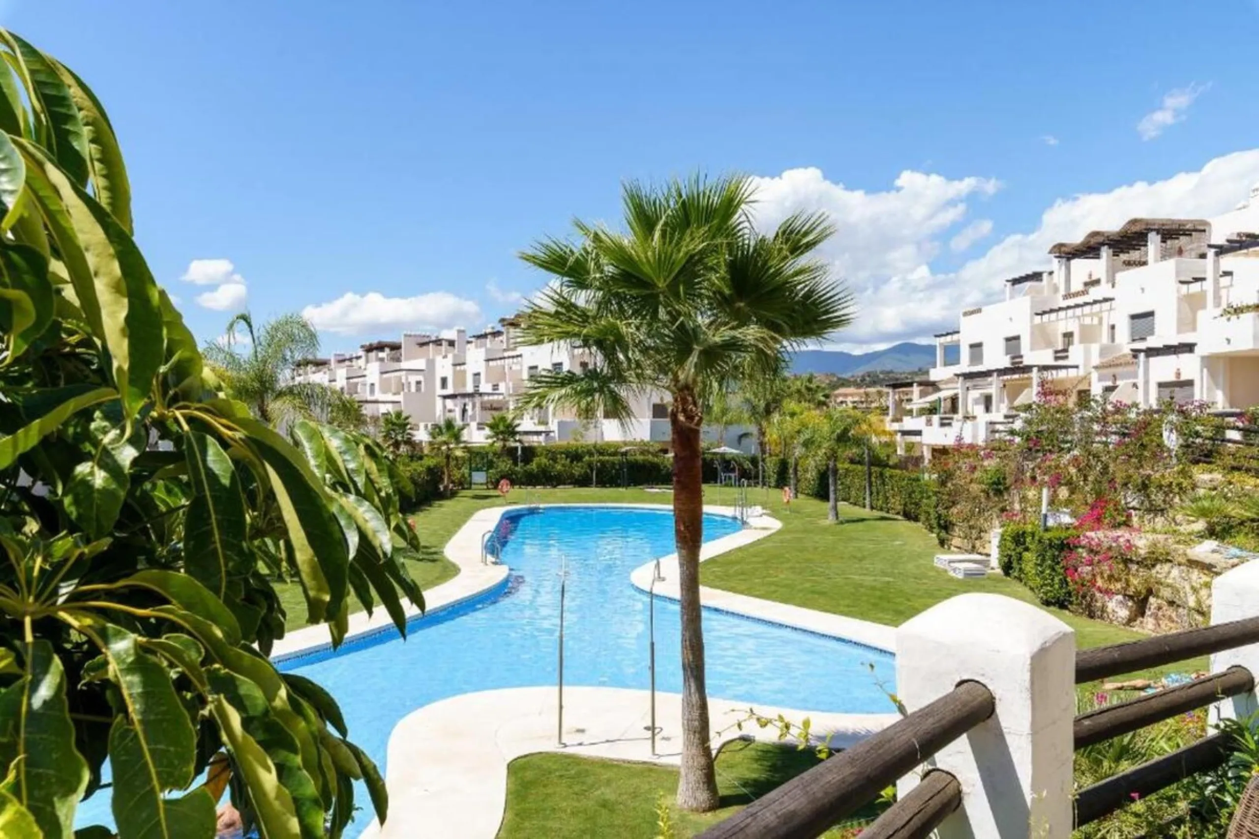 ???? Licensed Holiday Investment in La Resina Golf – Estepona