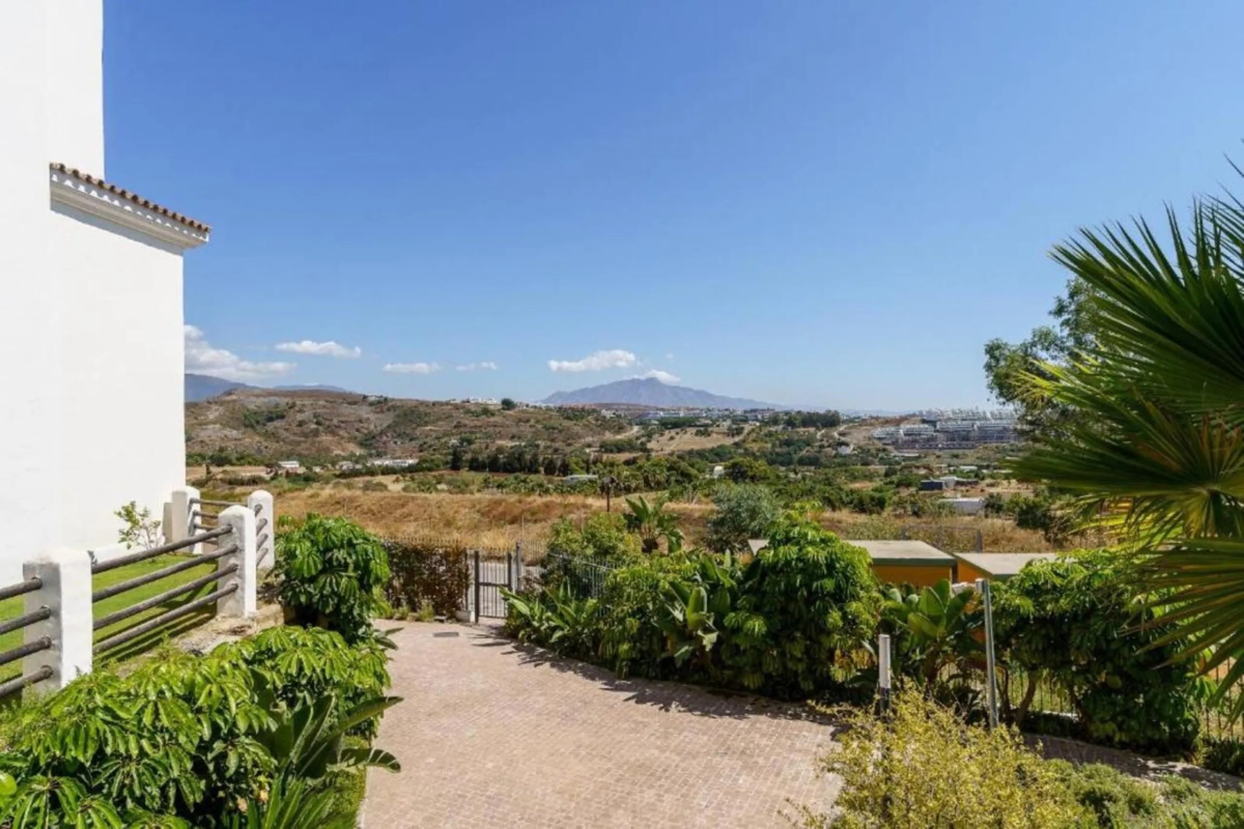 ???? Licensed Holiday Investment in La Resina Golf – Estepona