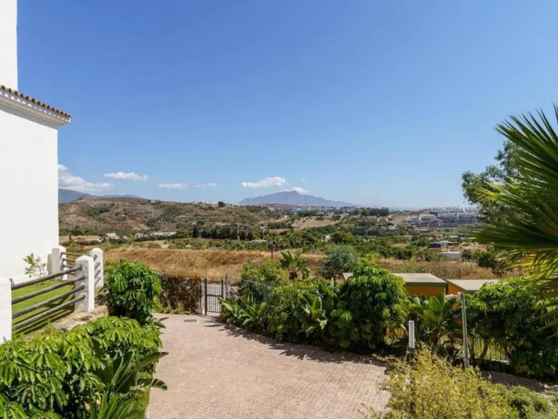 ???? Licensed Holiday Investment in La Resina Golf – Estepona