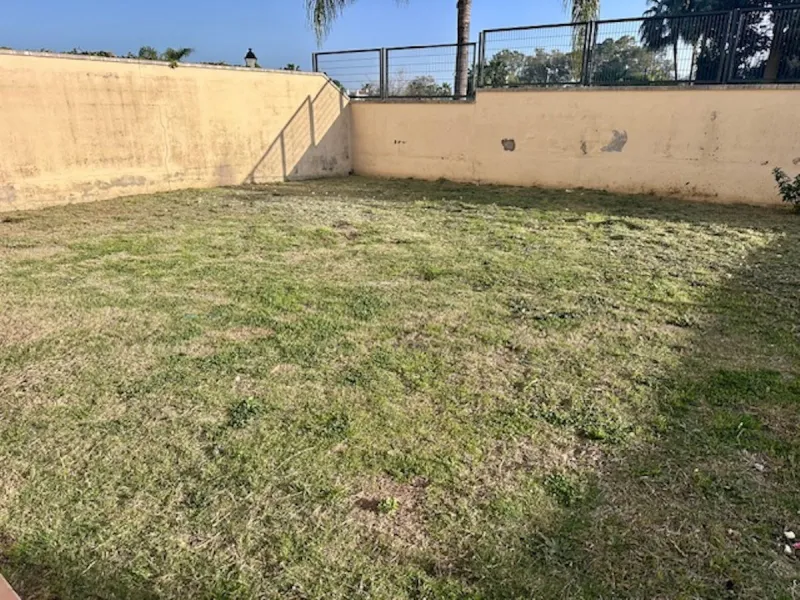 Apartment - Ground Floor Apartment в продаже в Estepona, Málaga. В доме 3 спален и 3 ванных комнат. Площадь дома 87 м²